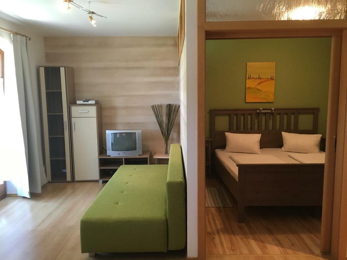 Haus Salzburgblick Bed and Breakfast Εξωτερικό φωτογραφία